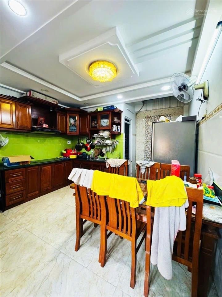 Nhà 4 tầng btct ở ngay, 52m2, 4pn, 4wc, hẻm xe tải, sát hiệp thành city