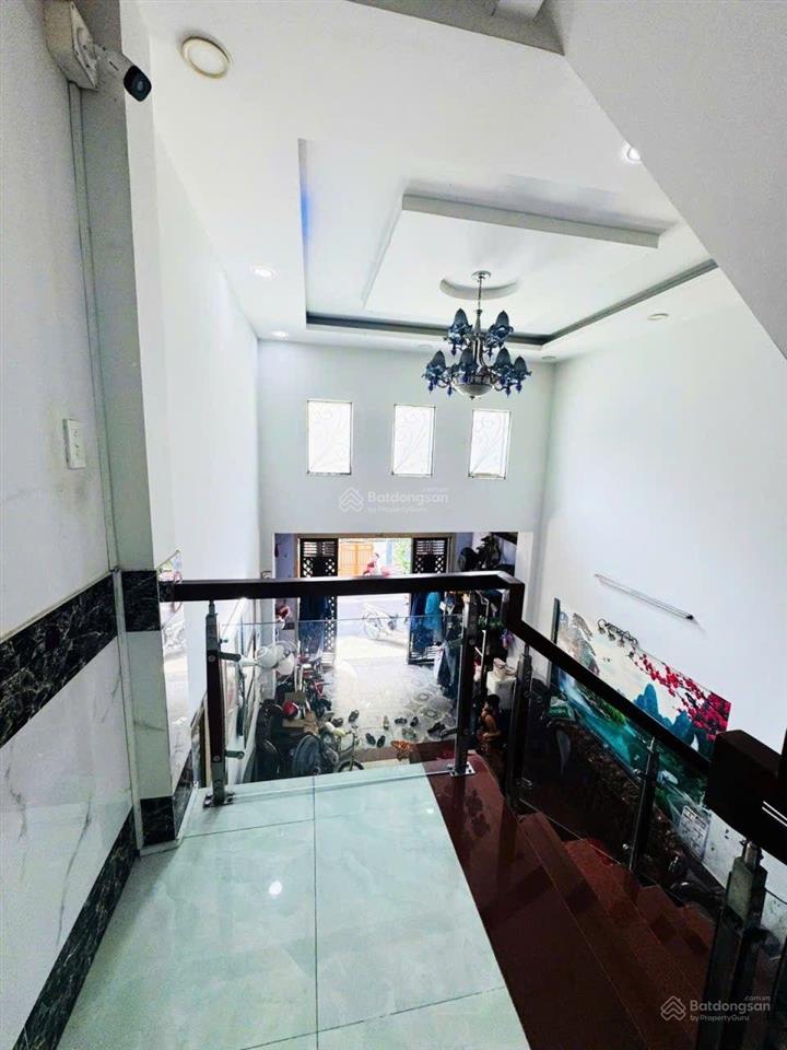 Nhà 4 tầng btct ở ngay, 52m2, 4pn, 4wc, hẻm xe tải, sát hiệp thành city