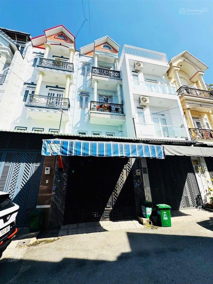 Nhà 4 tầng btct ở ngay, 52m2, 4pn, 4wc, hẻm xe tải, sát hiệp thành city