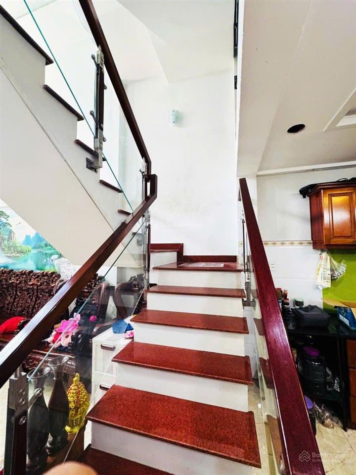 Nhà 4 tầng btct ở ngay, 52m2, 4pn, 4wc, hẻm xe tải, sát hiệp thành city