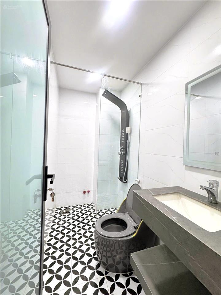 Nhà 5 tầng btct mới tinh thiết kế hiện đại, 61m2, 4pn master ô tô ngủ trong nhà, tặng full nội thất