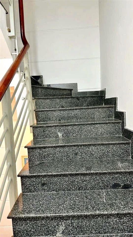 Nhà 4 tầng btct về ở ngay, 82m2, 7pn, hxt, gần ngã tư trung chánh, galaxy, bx an sương, chỉ 5.3 tỷ