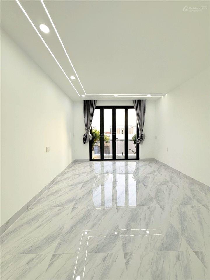 Nhà 7 tầng mới hoàn thiện có thang máy  72m²  mặt tiền đường nhựa 8 mét  tặng nội thất cao cấp