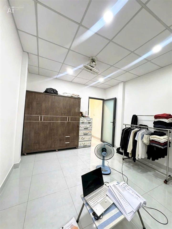 Chỉ 3.3 tỷ tl nhà btct 2 tầng  có pn tầng trệt  sau mega market q12