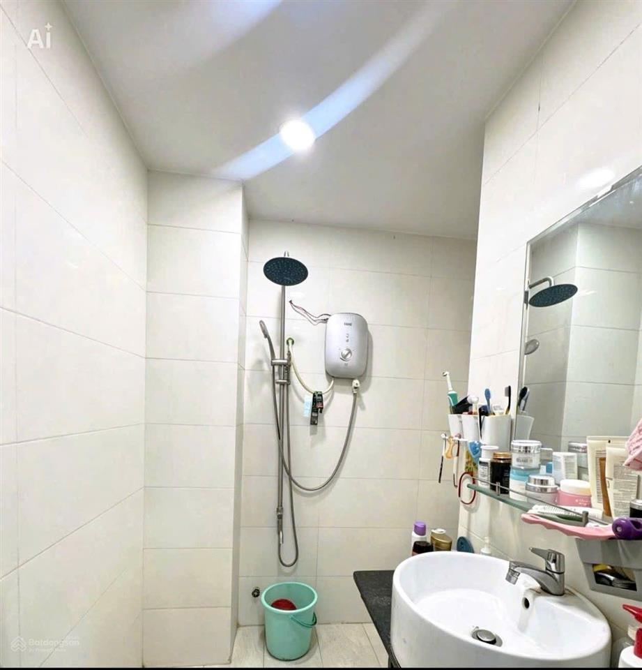 Chỉ 3.3 tỷ tl nhà btct 2 tầng  có pn tầng trệt  sau mega market q12