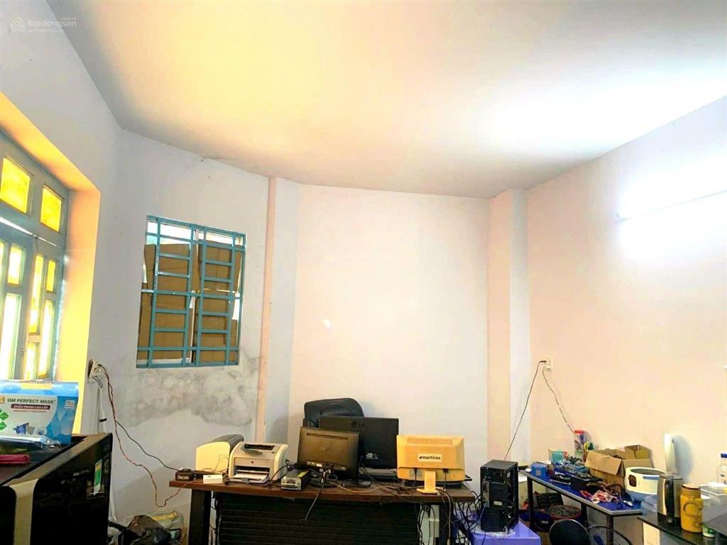 Lô góc 101m2  3 căn nhà đang cho thuê thu nhập 12 triệu/tháng  ô tô thông  chỉ 5.75 tỷ tl