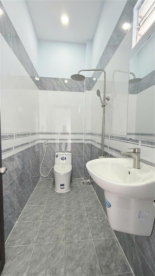 Nhà 2 tầng mới hoàn thiện 96m, 3pn, 2wc, ô tô ngủ trong nhà chỉ 4.85 tỷ tl