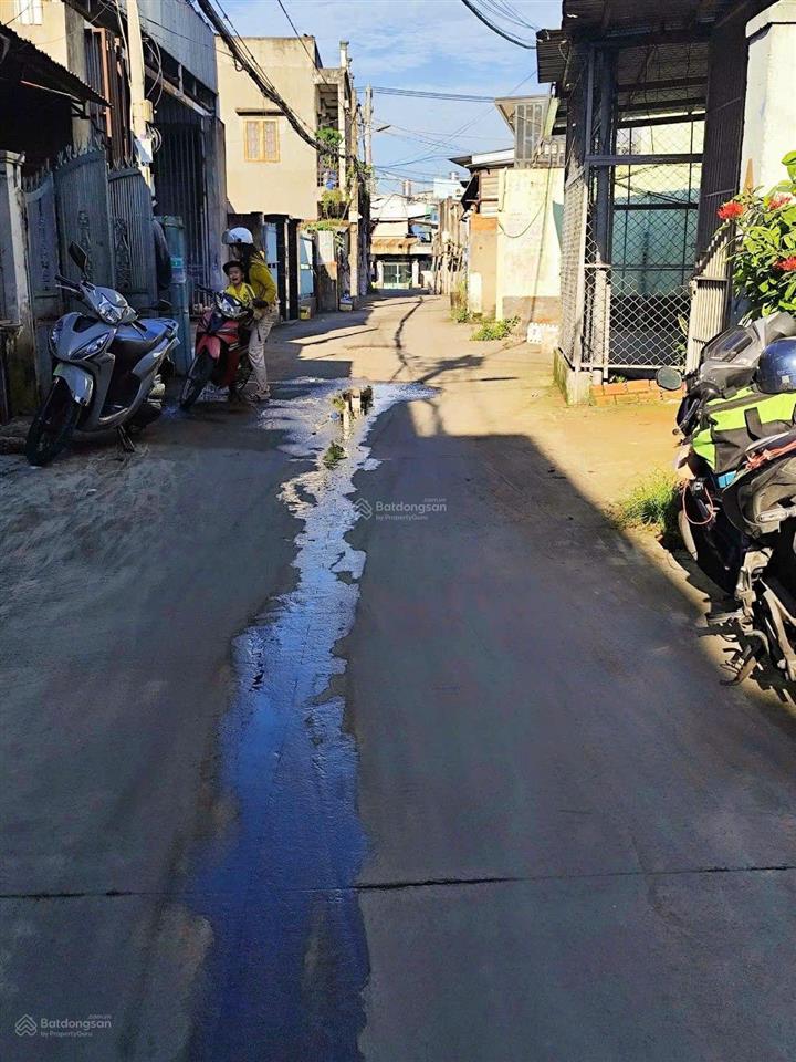 Ngang 5m nhà 3 tầng btct 150m2  hẻm xe tải, sát trần văn mười!