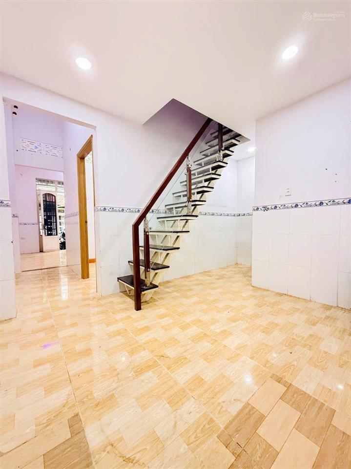 Gần cvpm quang trung, nhà trệt lửng 2pn, giá 3,25 tỷ tl