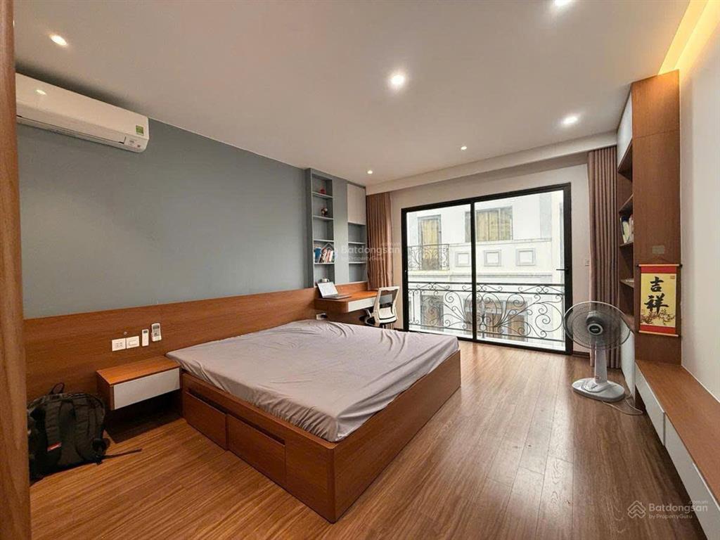 Bán nhà phân lô phạm tuấn tài  hoàng quốc việt, ngõ 2 ô tô tránh, ở sướng, kdoanh tốt gia 18tỷ