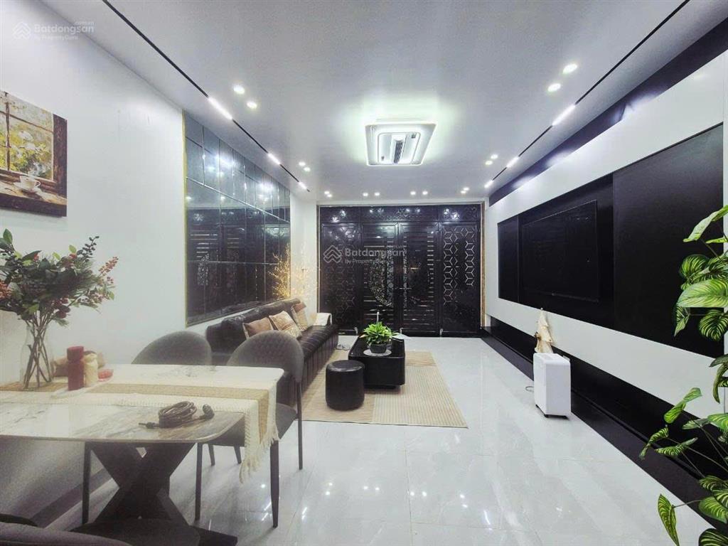 Bán nhà phân lô hoàng quốc việt  nghĩa đô 39m xây 4 tầng, ô tô đỗ cửa, ở sướng