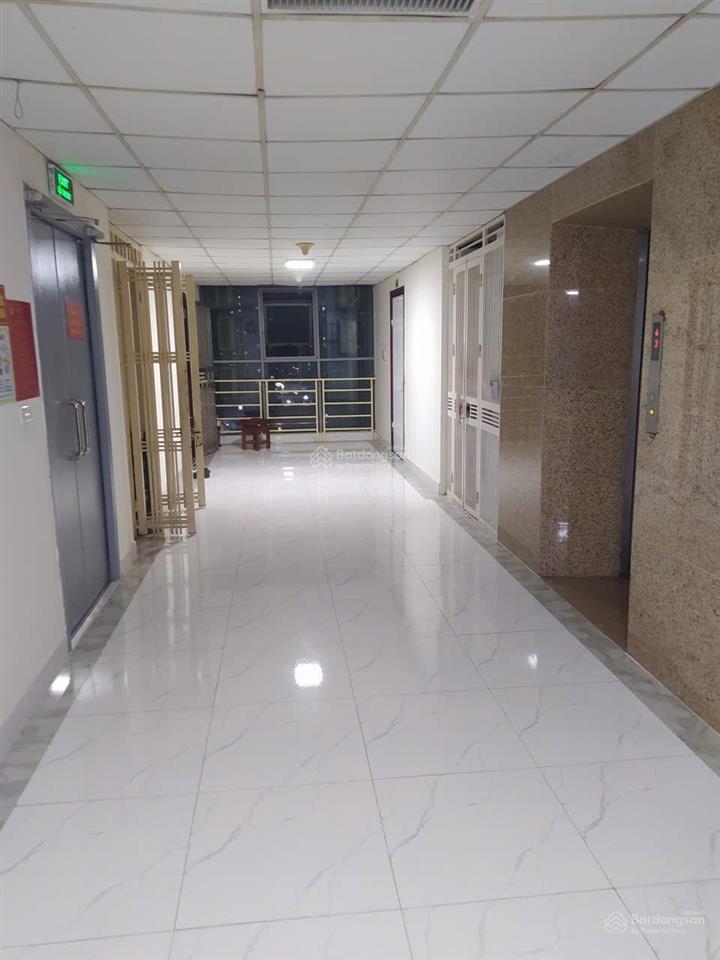 Bán cc bộ công an  ngõ 234 hoàng quốc việt 3 ngủ, 2 vs nhỉnh 6 tỷ (thương lượng tốt)