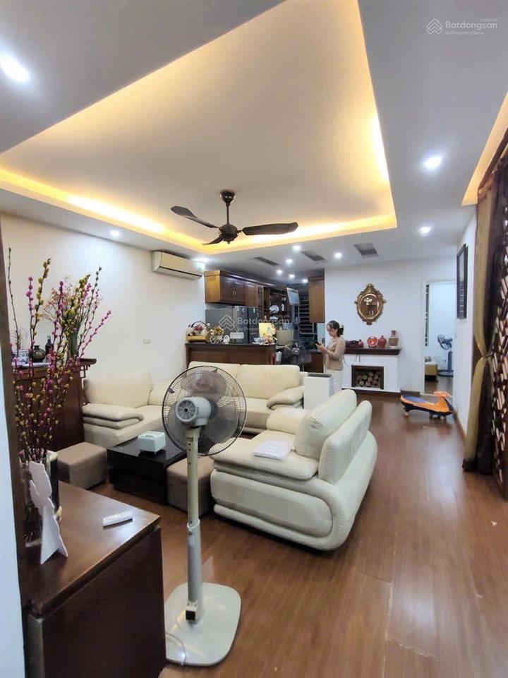 Bán cc bộ công an  ngõ 234 hoàng quốc việt 3 ngủ, 2 vs nhỉnh 6 tỷ (thương lượng tốt)