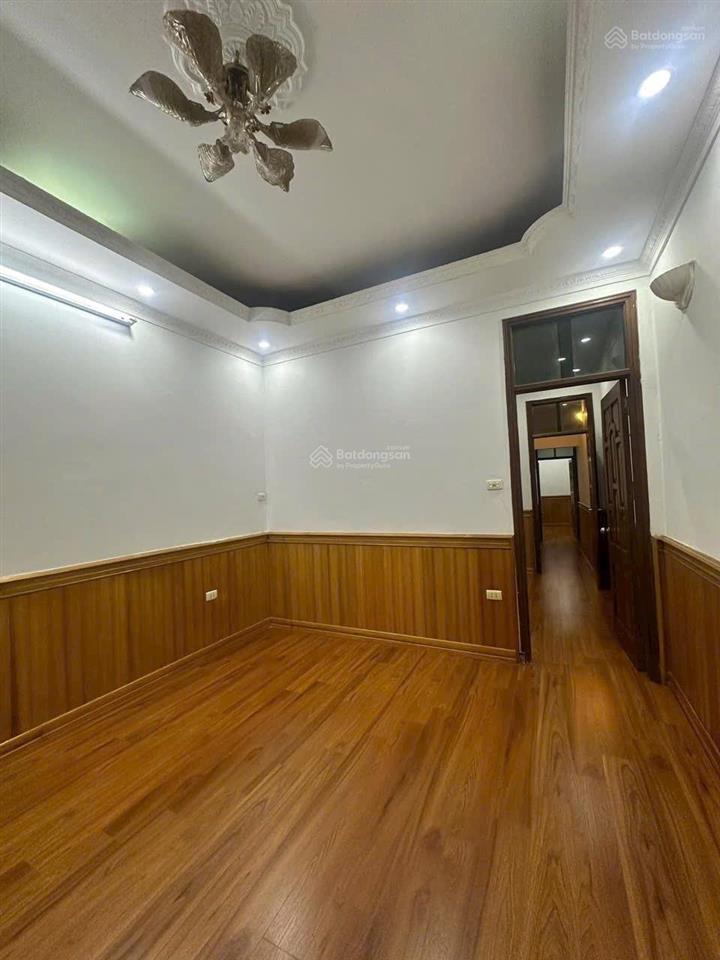 300tr/m nhà phố hoàng quốc việtcầu giấy, phân lô, ô tô trong nhà, kinh doanh, ô chờ thang máy
