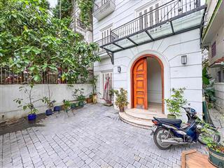 Cho thuê biệt thự đẹp tại tây hồ, 93 triệu, 220 m2, 5pn, 5wc, 4 tầng