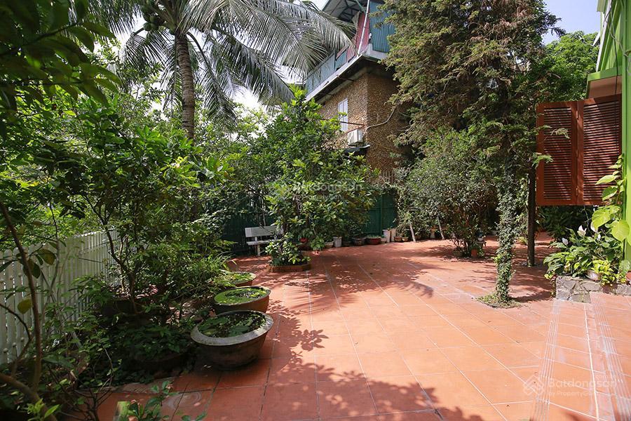 Cho thuê biệt thự sân vườn phố view hồ từ hoa tây hồ