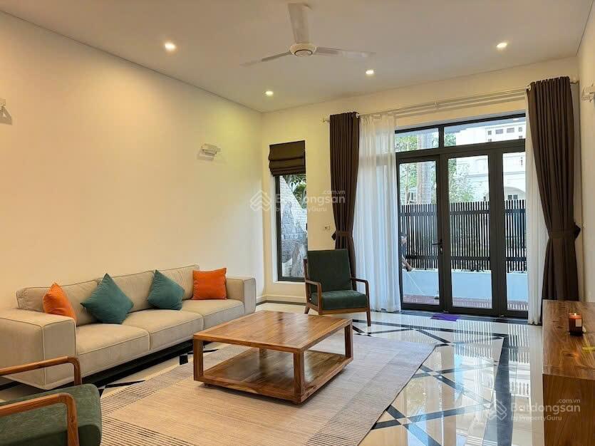 Cho thuê biệt thự 4 phòng ngủ tại khu đô thị ciputra hà nội