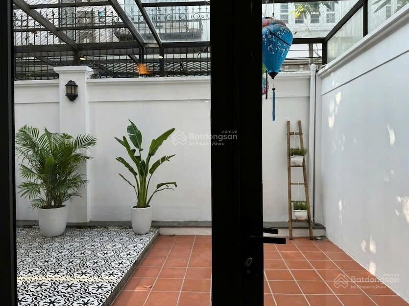 Cho thuê biệt thự 4 phòng ngủ tại khu đô thị ciputra hà nội