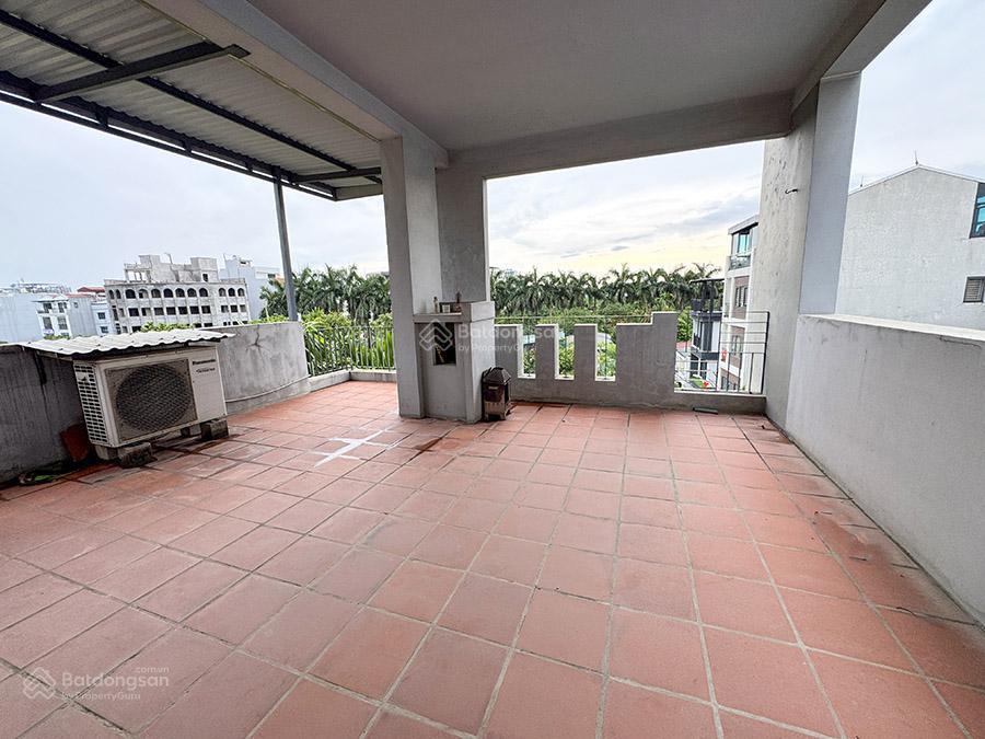 Cho thuê nhà view hồ tại ngọc thụy, long biên, hà nội