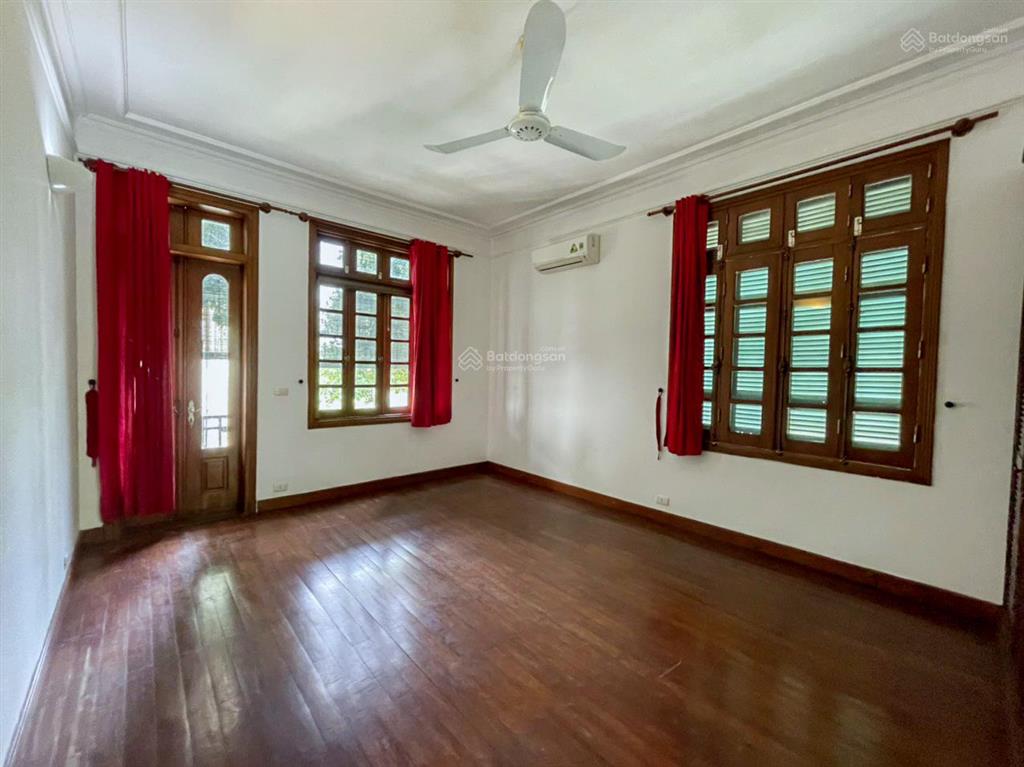 Cho thuê biệt thự ngõ phố quảng khánh quận tây hồ hà nội