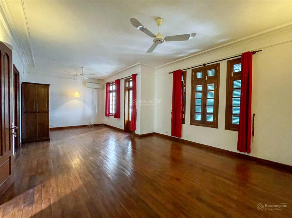 Cho thuê biệt thự ngõ phố quảng khánh quận tây hồ hà nội
