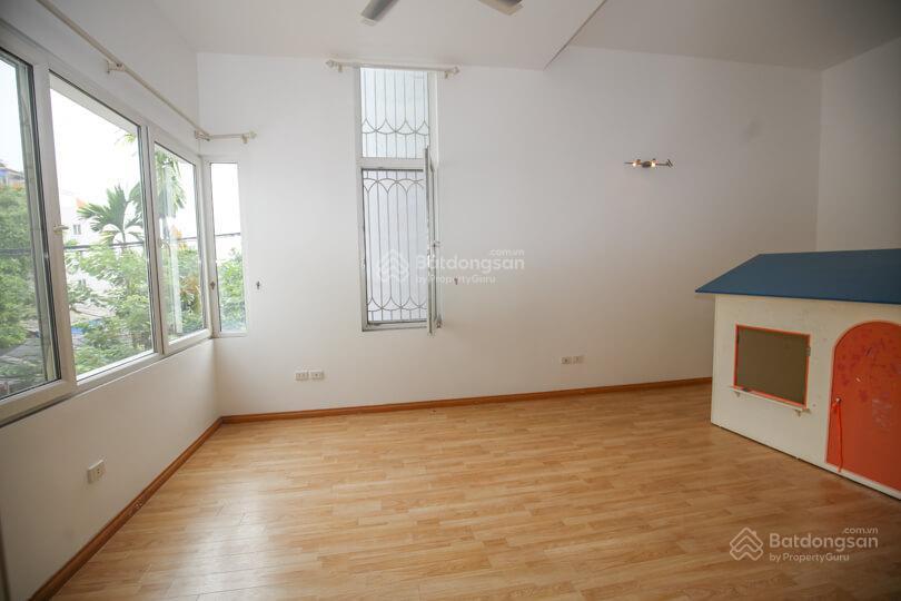 Cho thuê biệt thự view hồ 200m2 đường đặng thai mai tây hồ hà nội, 4 phòng ngủ