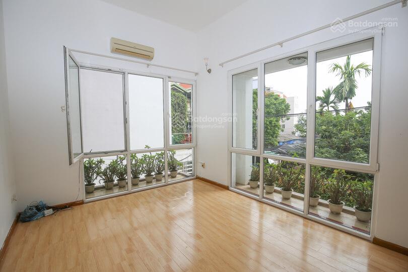 Cho thuê biệt thự view hồ 200m2 đường đặng thai mai tây hồ hà nội, 4 phòng ngủ