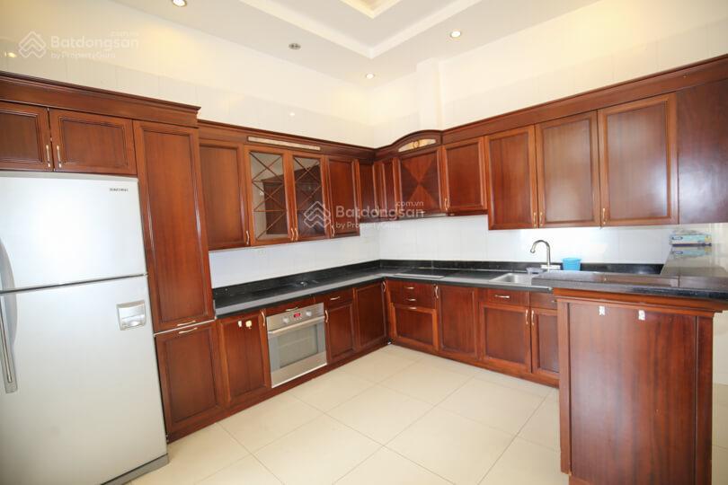 Cho thuê biệt thự view hồ 200m2 đường đặng thai mai tây hồ hà nội, 4 phòng ngủ