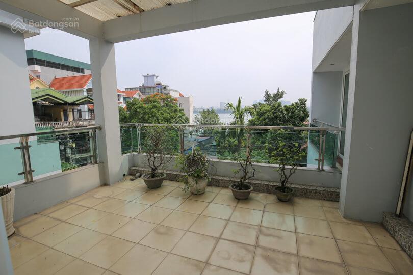 Cho thuê biệt thự view hồ 200m2 đường đặng thai mai tây hồ hà nội, 4 phòng ngủ
