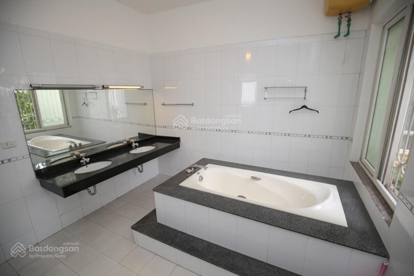 Cho thuê biệt thự view hồ 200m2 đường đặng thai mai tây hồ hà nội, 4 phòng ngủ