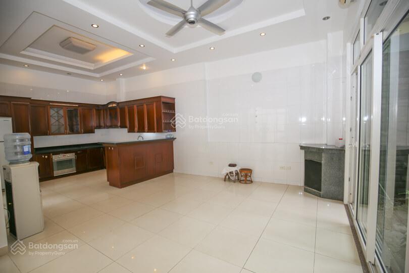 Cho thuê biệt thự view hồ 200m2 đường đặng thai mai tây hồ hà nội, 4 phòng ngủ