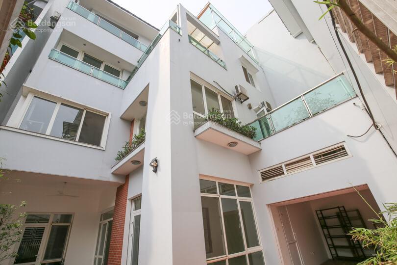 Cho thuê biệt thự view hồ 200m2 đường đặng thai mai tây hồ hà nội, 4 phòng ngủ