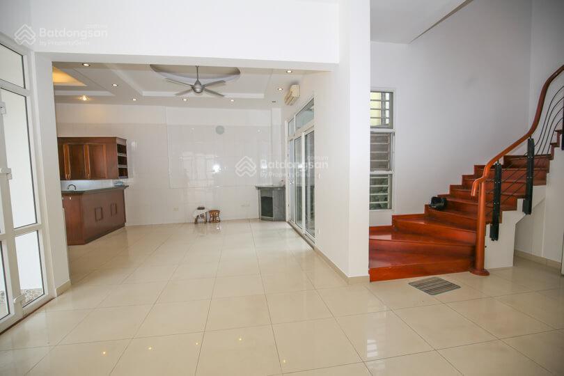 Cho thuê biệt thự view hồ 200m2 đường đặng thai mai tây hồ hà nội, 4 phòng ngủ