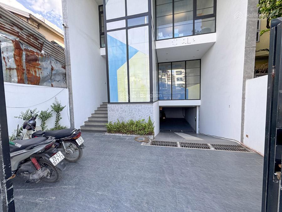 Cho thuê văn phòng tại âu cơ, 120 triệu, 100m2, 7 tầng, 7 toilet, đông