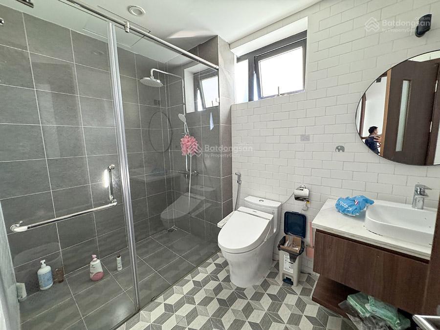 Cho thuê văn phòng tại âu cơ, 120 triệu, 100m2, 7 tầng, 7 toilet, đông