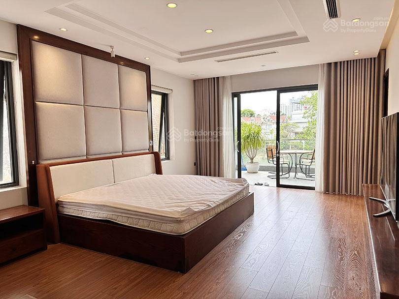 Cho thuê biệt thự sân vườn 500m2 có thang máy khu q ciputra 5 phòng ngủ