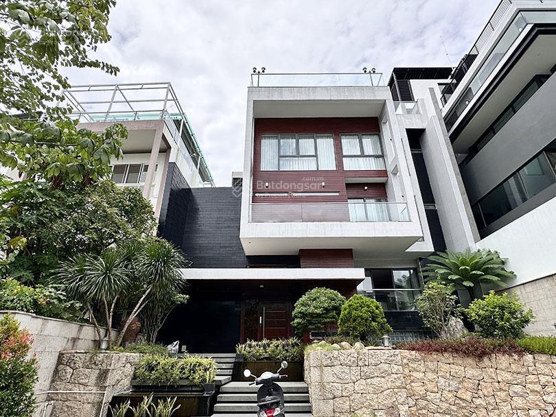 Cho thuê biệt thự sân vườn 500m2 có thang máy khu q ciputra 5 phòng ngủ