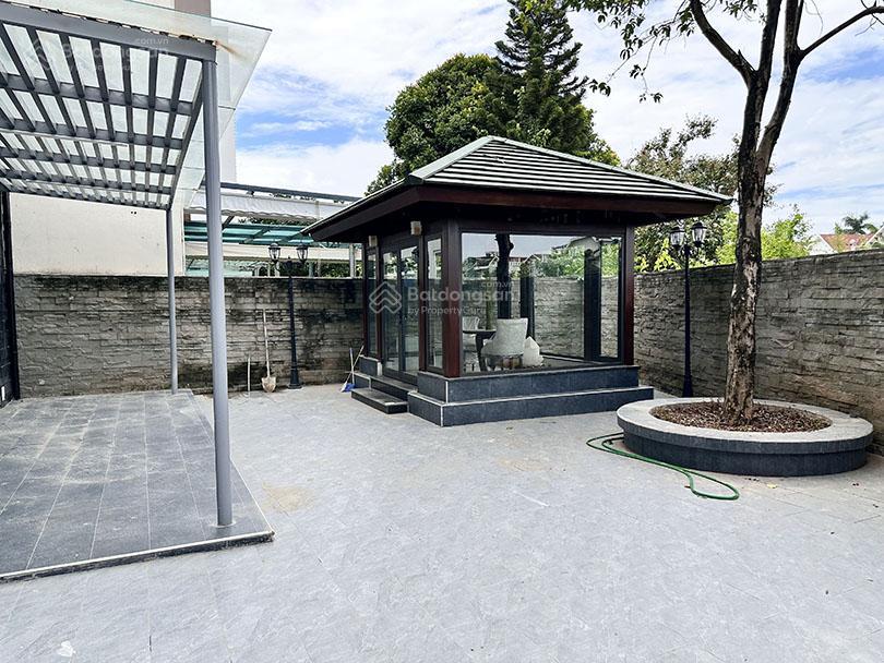 Cho thuê biệt thự sân vườn 500m2 có thang máy khu q ciputra 5 phòng ngủ