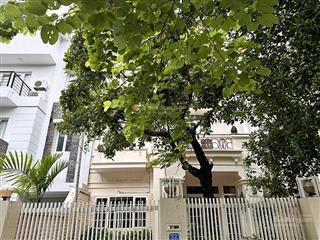 Cho thuê biệt thự 230m2 khu t ciputra 5 phòng ngủ