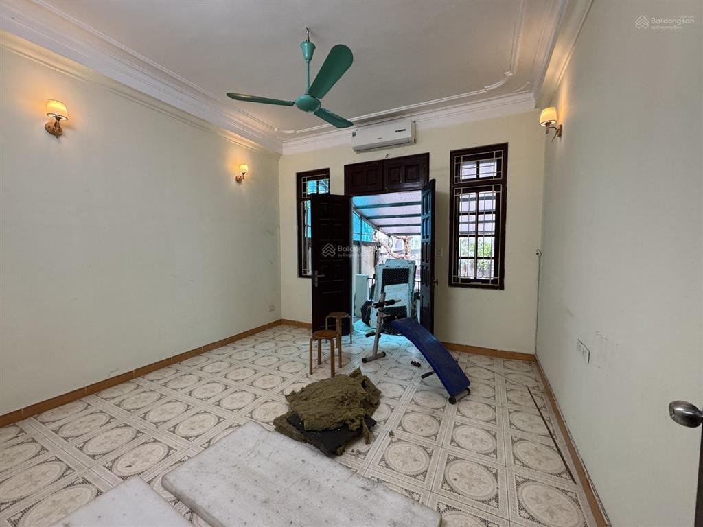 Cho thuê nhà ở hoăc làm vp, kinh doanh, đường lạc long quân phường tây hồ hồ.hà nội