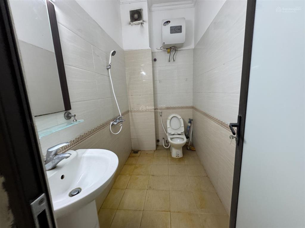 Cho thuê nhà ở hoăc làm vp, kinh doanh, đường lạc long quân phường tây hồ hồ.hà nội