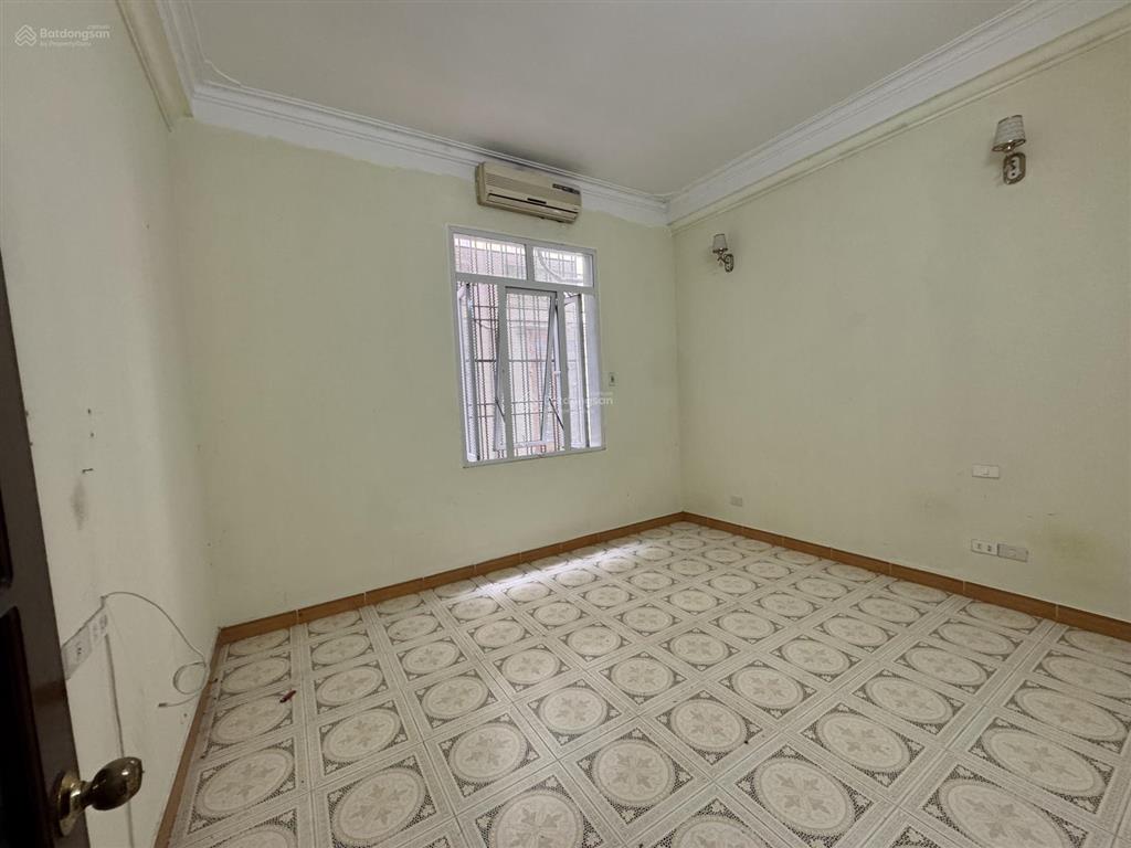 Cho thuê nhà ở hoăc làm vp, kinh doanh, đường lạc long quân phường tây hồ hồ.hà nội
