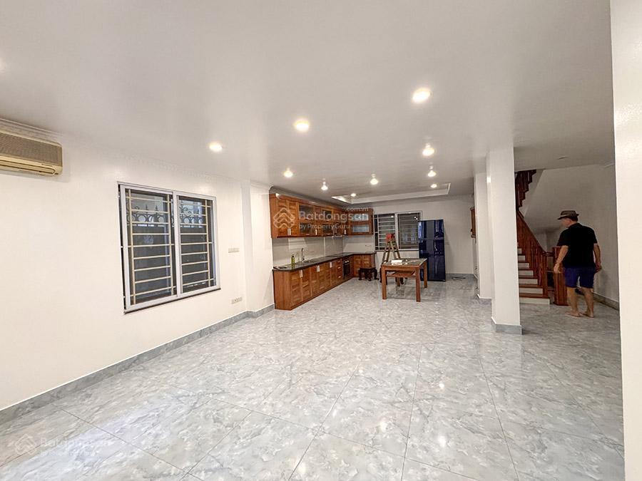 Cho thuê nhà phố quảng khánh tây hồ, hà nội