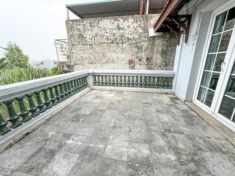 Cho thuê biệt thự 100m2x3 tầng 3 phòng ngủ 3 phòng tắm 1 phòng làm việc phố ngọc thụy long biên