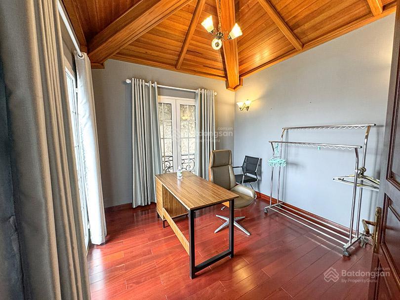 Cho thuê biệt thự 100m2x3 tầng 3 phòng ngủ 3 phòng tắm 1 phòng làm việc phố ngọc thụy long biên