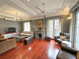 Cho thuê biệt thự 100m2x3 tầng 3 phòng ngủ 3 phòng tắm 1 phòng làm việc phố ngọc thụy long biên