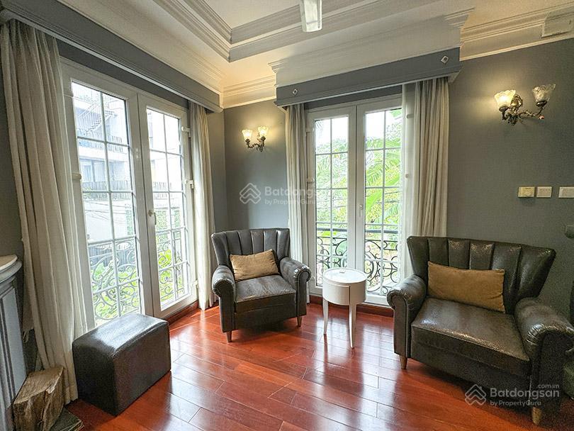 Cho thuê biệt thự 100m2x3 tầng 3 phòng ngủ 3 phòng tắm 1 phòng làm việc phố ngọc thụy long biên