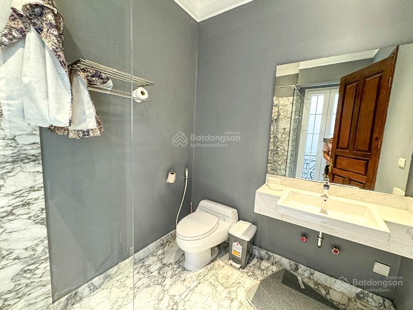 Cho thuê biệt thự 100m2x3 tầng 3 phòng ngủ 3 phòng tắm 1 phòng làm việc phố ngọc thụy long biên