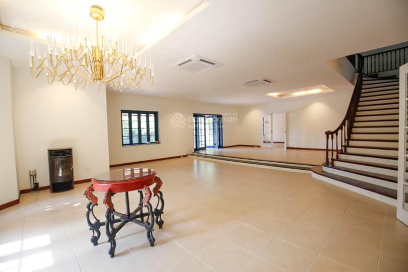 Cho thuê quỹ đất vàng ngọc thụy gần 1.300m, 4 mặt tiền, không gian đẳng cấp