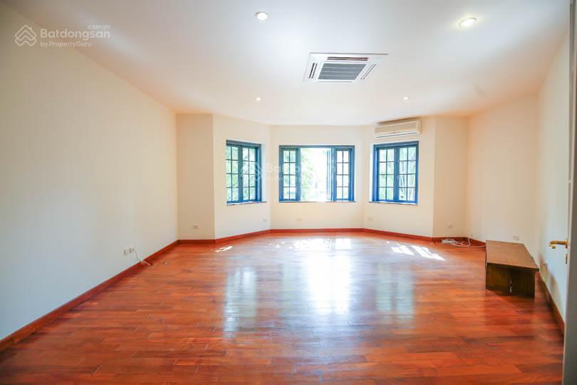 Cho thuê quỹ đất vàng ngọc thụy gần 1.300m, 4 mặt tiền, không gian đẳng cấp